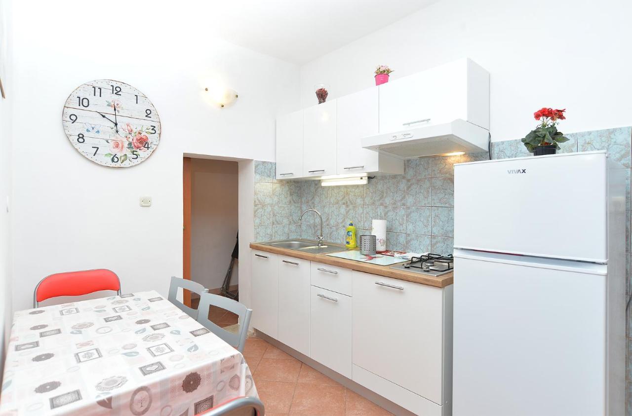 With A Parking Space Stinjan, - 20816 Apartman Pula