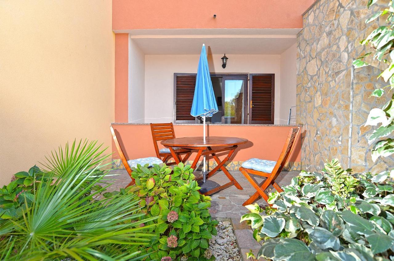 Apartman With A Parking Space Stinjan, - 20816